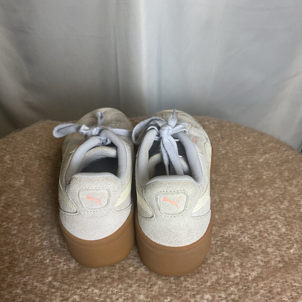 Puma Carina Platform Sneakers Womens 9.5 Greige Suede Gum Sole Casual - Picture 6 of 8